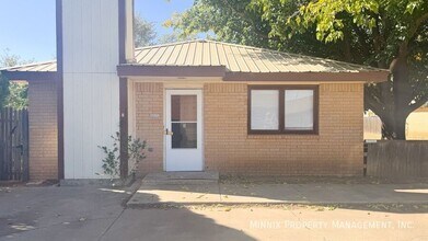 8208 Vernon Ave in Lubbock, TX - Building Photo - Building Photo