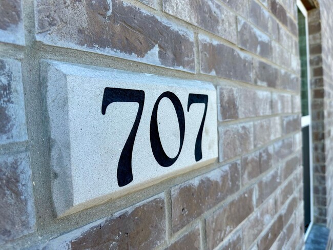 705 Tower Ml-Unit -707 in Robinson, TX - Building Photo - Building Photo