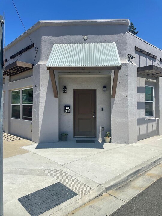 169 East St in Hollister, CA - Foto de edificio