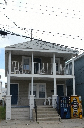 413 E Glenwood Ave in Wildwood, NJ - Building Photo