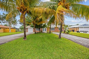 1742 W Terrace Dr in Lake Worth Beach, FL - Building Photo