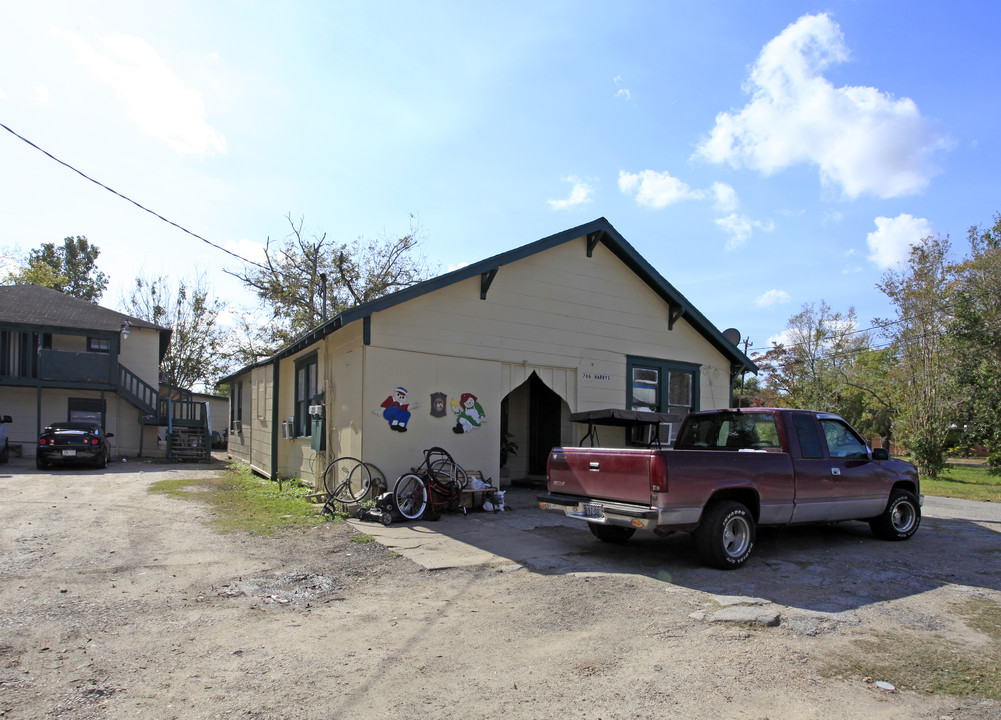 706 Harris Ave in Pasadena, TX - Foto de edificio