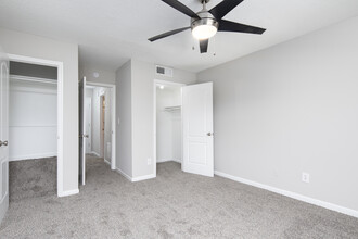 Sutton Bridge in Rainbow City, AL - Building Photo - Interior Photo