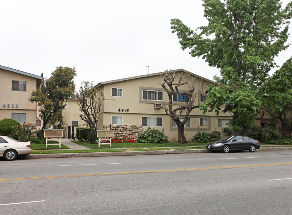 4916 Hazeltine Ave in Sherman Oaks, CA - Building Photo