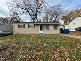 227 Meadowcrest Dr in Ferguson, MO - Building Photo