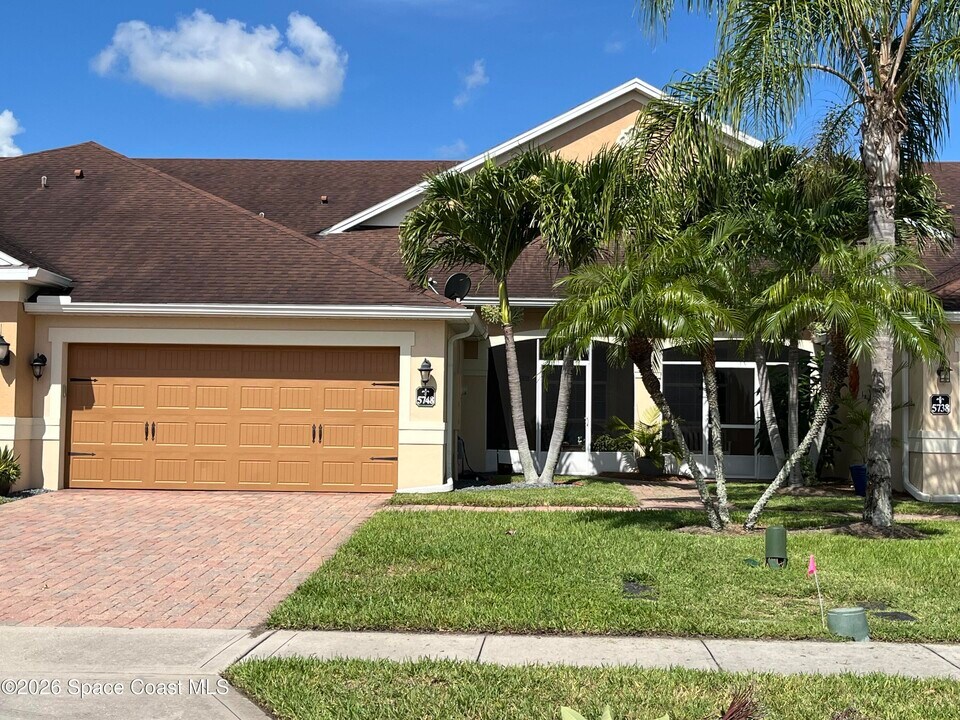 5748 Tamarac Dr in Melbourne, FL - Building Photo