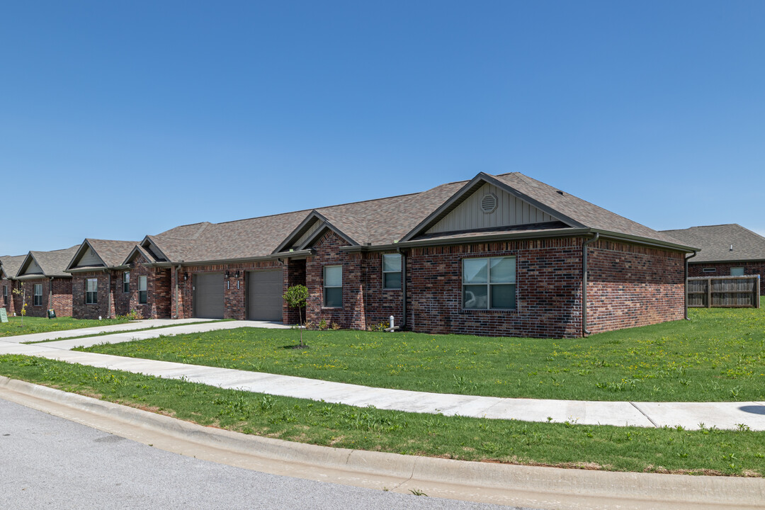 Booker Circle in Pea Ridge, AR - Building Photo