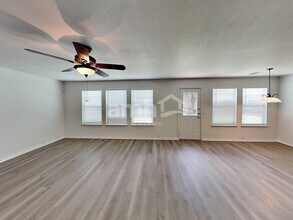 15803 Turfway Park in Selma, TX - Building Photo - Building Photo