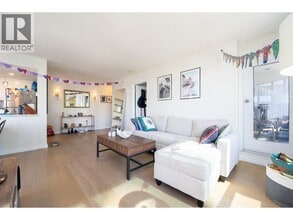 1060 Alberni St in Vancouver, BC - Building Photo - Building Photo