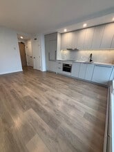 13685-13102 102 Ave in Surrey, BC - Building Photo - Building Photo