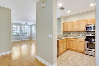 323 September St in Palm Beach Gardens, FL - Building Photo - Building Photo