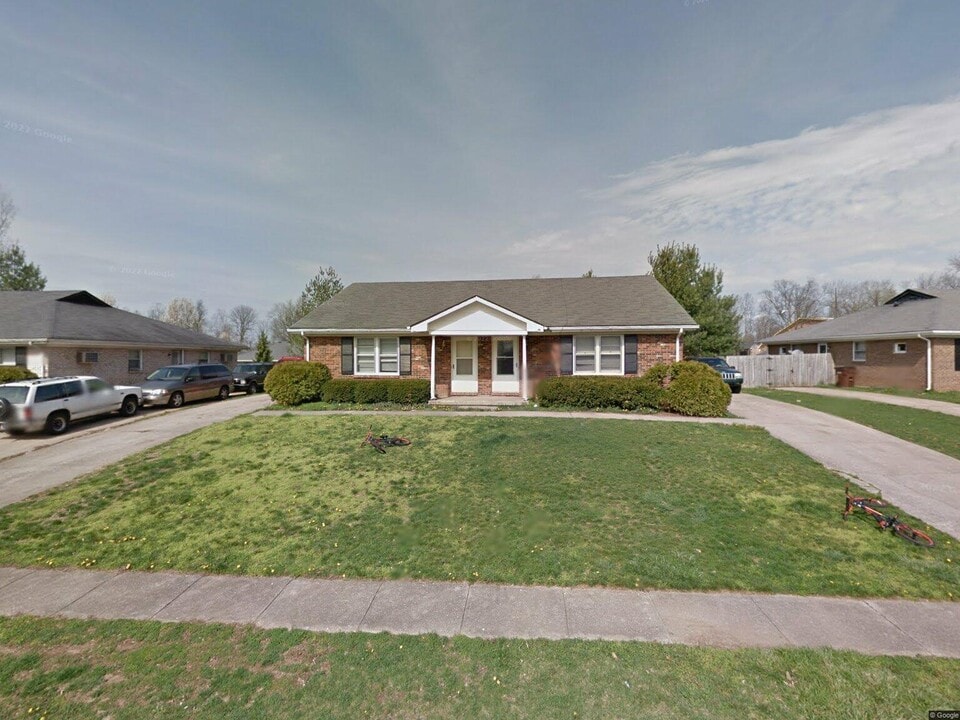 341 Rebel Rd in Nicholasville, KY - Building Photo