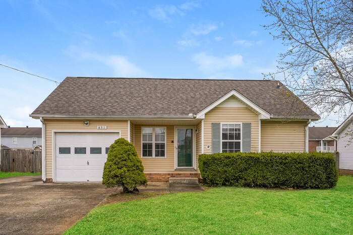 451 Cranklen Cir in Clarksville, TN - Building Photo