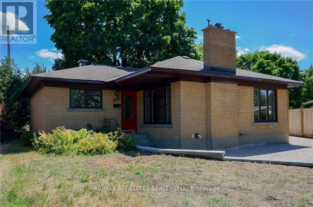 1258 Firestone Crescent in Ottawa, ON - Building Photo