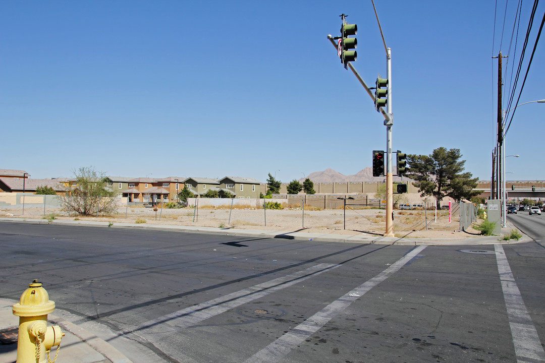 Otto Merida Desert Villas in Las Vegas, NV - Building Photo