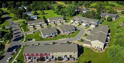 432 Coronado Cir in Onalaska, WI - Building Photo - Building Photo