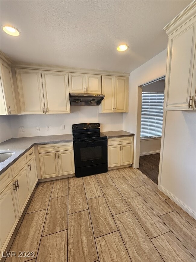 property at 1823 Niblick Cir