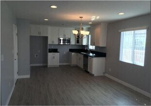 2818 E 3rd St in Los Angeles, CA - Building Photo - Building Photo