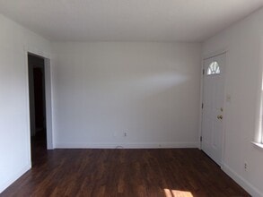 220 Wildwood Rd in Havelock, NC - Building Photo - Building Photo