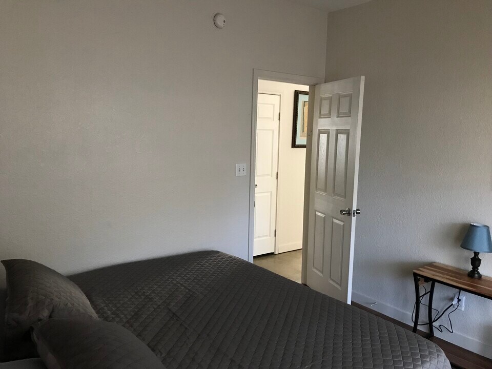 625 Martin Luther King Dr in San Marcos, TX - Building Photo