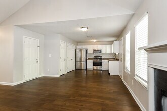 3209 Lower Creek Dr in Douglasville, GA - Foto de edificio - Building Photo