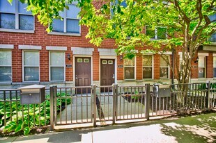 353 E Eastgate Pl in Chicago, IL - Building Photo
