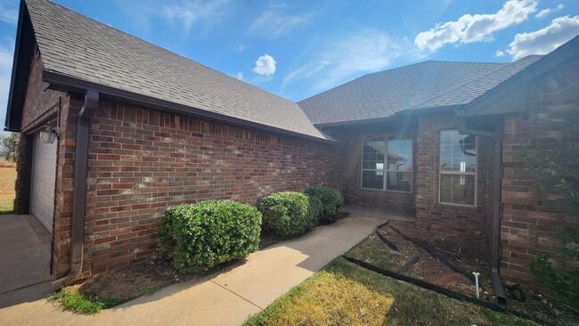 75 NE Lily Lamb Rd in Elgin, OK - Building Photo - Building Photo