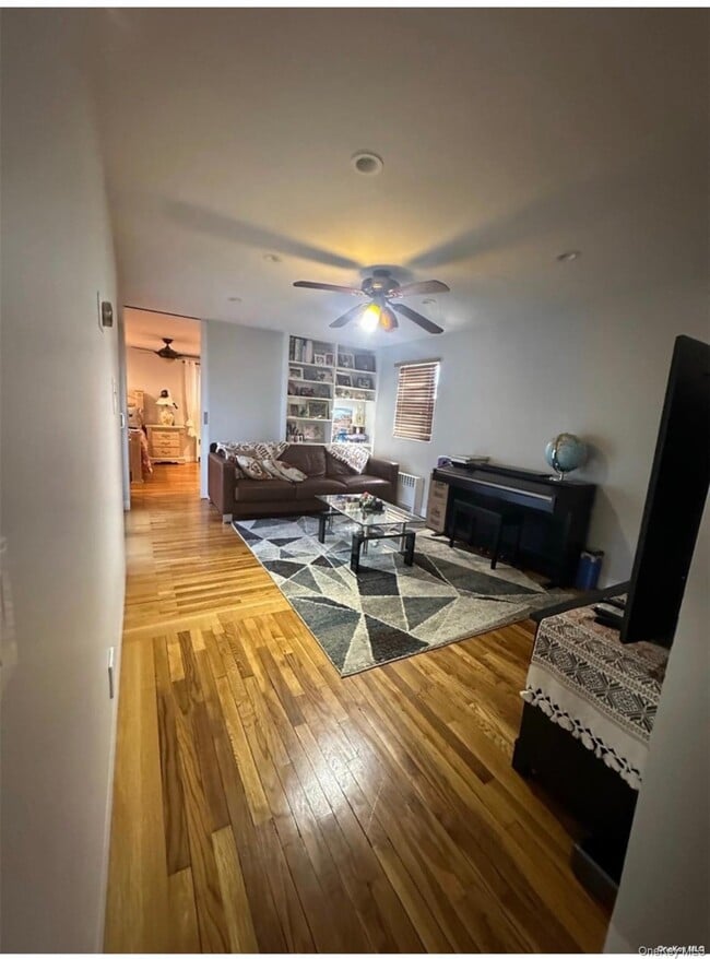 761 Jackson Ave in Lindenhurst, NY - Building Photo - Building Photo