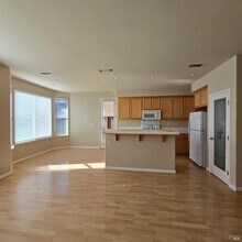 1311 Valley Glen Dr in Dixon, CA - Building Photo - Building Photo