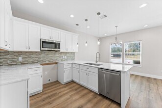 4511 Reed Rd in Houston, TX - Building Photo - Building Photo