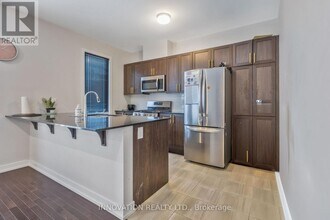 578 Oldenburg Ave in Ottawa, ON - Building Photo - Building Photo