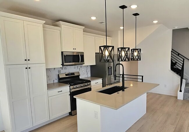 2034 S Holly St in Denver, CO - Building Photo - Building Photo