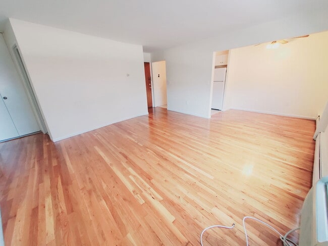960 Hope St in Stamford, CT - Building Photo - Building Photo