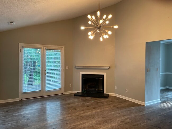 499 Coronation Dr in Fayetteville, NC - Building Photo - Building Photo