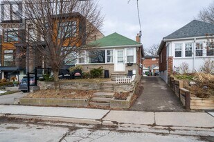 12 Villa Rd in Toronto, ON - Building Photo
