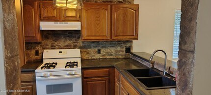 2326 Talmadge Dr in Titusville, FL - Foto de edificio - Building Photo