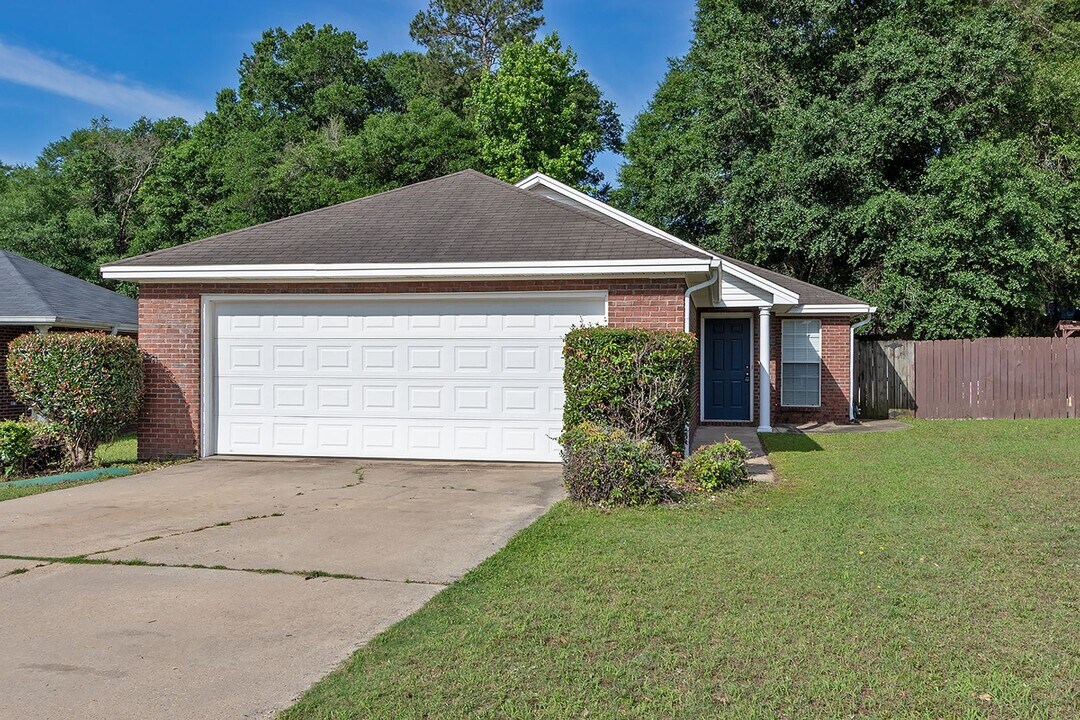 824 Cottage Ln in Prattville, AL - Building Photo