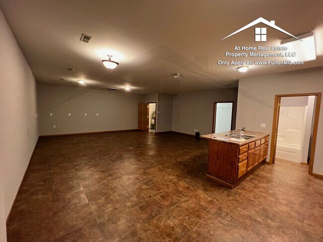 2606 N Bluff St in Fulton, MO - Building Photo - Building Photo