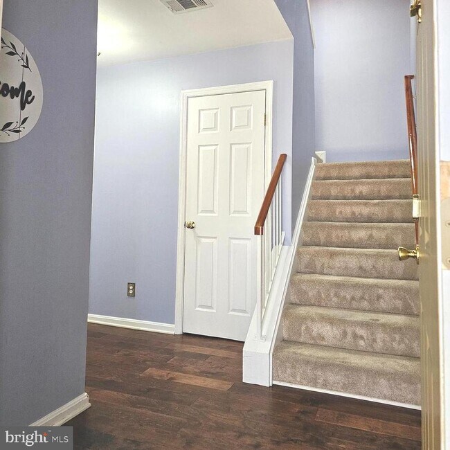 property at 8202 Catbird Cir