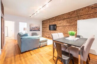 451 9th Ave in New York, NY - Building Photo - Building Photo