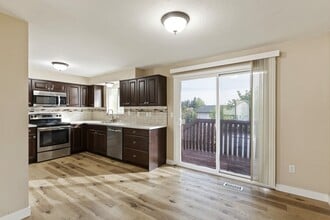 437 W 2400 S in Clearfield, UT - Building Photo - Building Photo