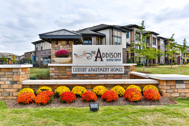 Addison at South Tryon in Charlotte, NC - Building Photo - Building Photo