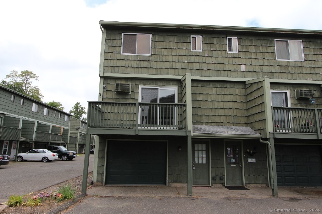 1400 Meriden Rd in Waterbury, CT - Building Photo