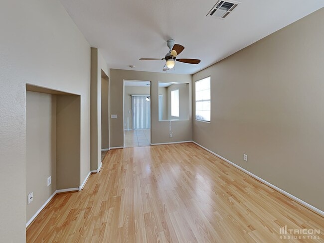 1322 Cactus Village Ave in Las Vegas, NV - Building Photo - Building Photo