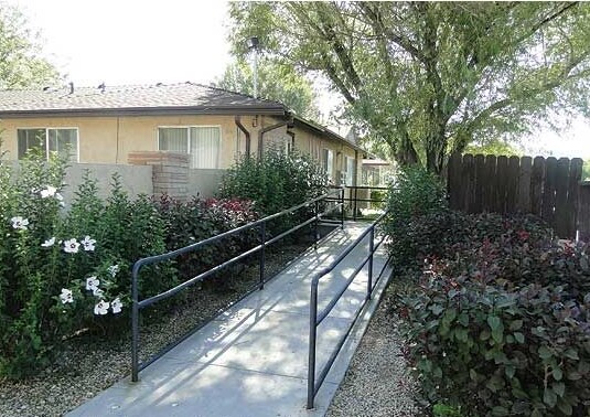 Southwood Apartments in Yerington, NV - Foto de edificio