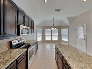 7409 Errandale Dr in Fort Worth, TX - Foto de edificio - Building Photo