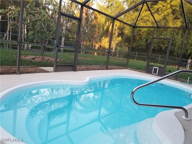 10301 Tarrah Ln in Bonita Springs, FL - Building Photo - Building Photo