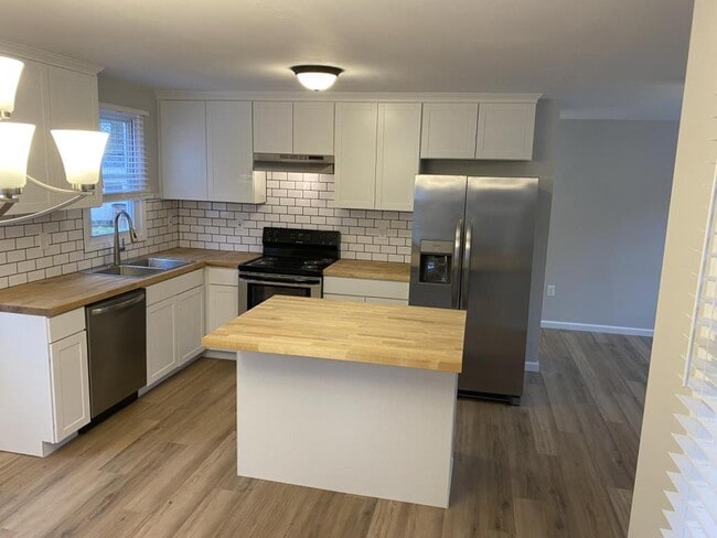 3950 Briargate Ave in Knoxville, TN - Building Photo - Building Photo