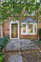 133 Stevenson Ln in Baltimore, MD - Building Photo