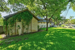 2317 Kinney Rd in Austin, TX - Building Photo - Building Photo